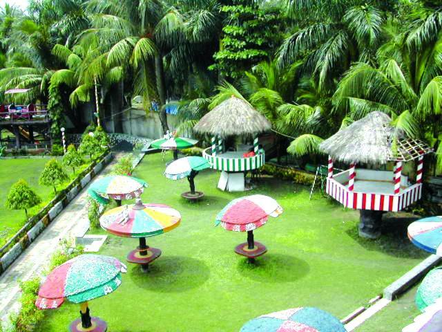 כלכותה Palm Village Resort מראה חיצוני תמונה
