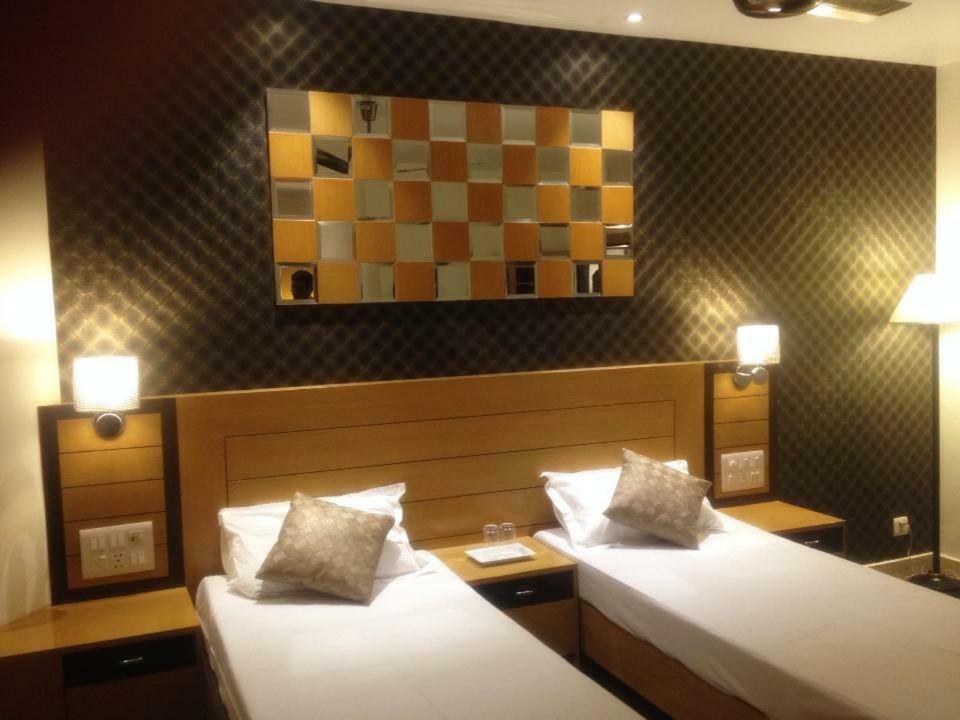כלכותה Palm Village Resort מראה חיצוני תמונה