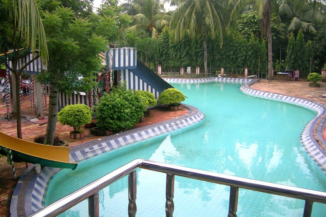כלכותה Palm Village Resort מראה חיצוני תמונה