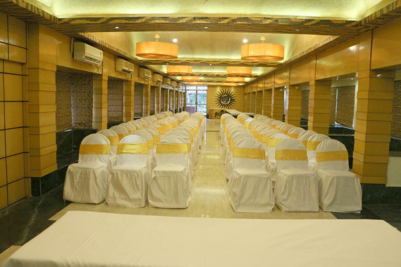 כלכותה Palm Village Resort מראה חיצוני תמונה