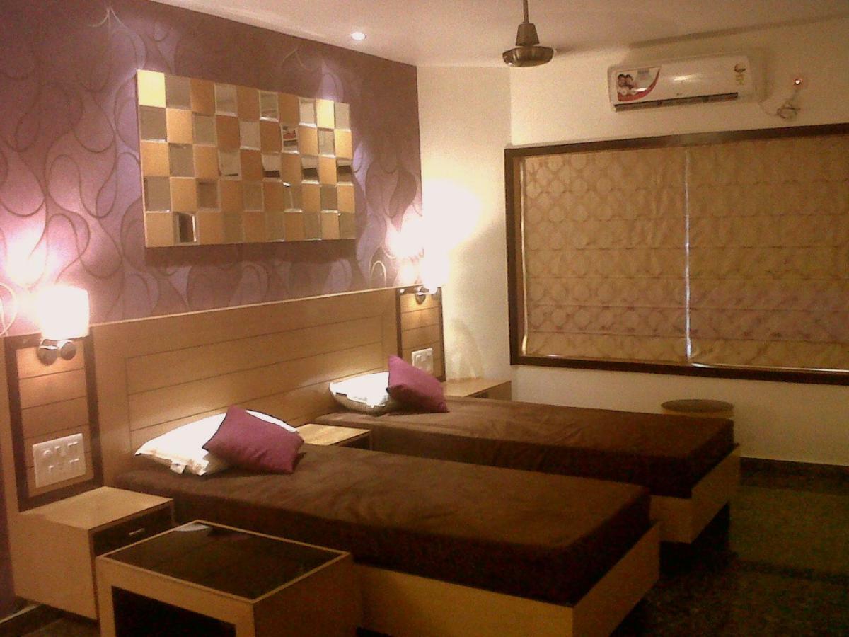 כלכותה Palm Village Resort מראה חיצוני תמונה
